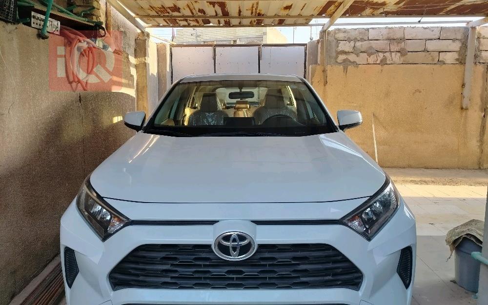 تۆیۆتا ڕاڤ 4